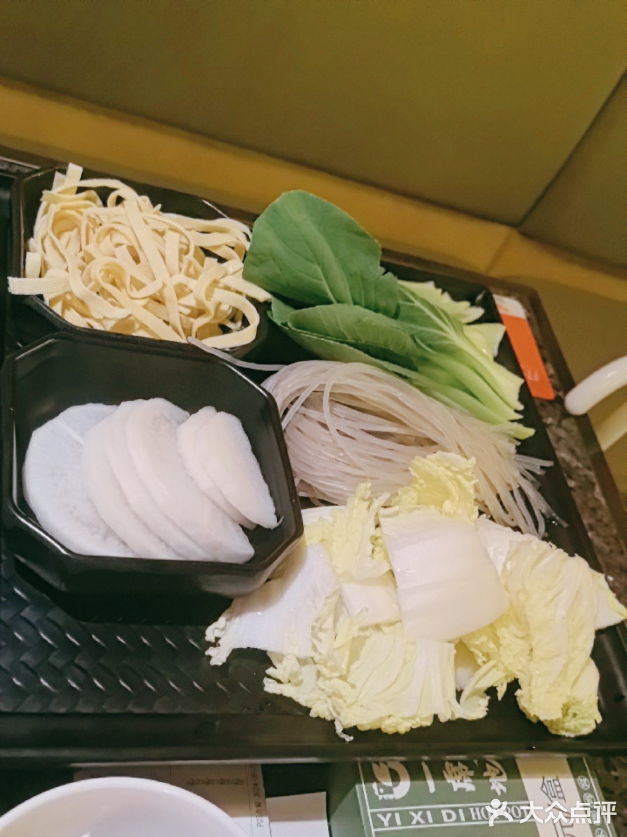 天天领红包 强烈推荐这家炖鸡饭店，名字是一席地