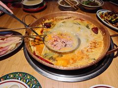 -洱火云南酸菜牛肉火锅(石景山当代商城店)