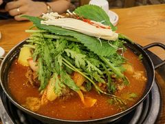 土豆排骨火锅-喇喇排骨火锅·传统韩式脊骨汤(望京西园总店)
