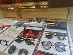 -回瑞眼镜·蔡司·依视路官方授权店(广益路万达店)
