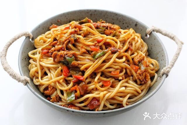 青椒鸡蛋酱拌面