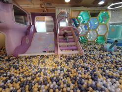 -多多淘儿童体验中心(重庆来福士店)