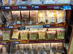 面包-全家便利店(莲花池东路店)
