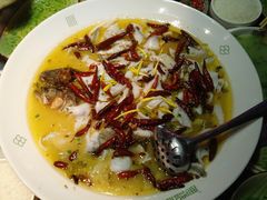 麻辣酸菜鲈鱼-鱼库·不仅是一家烤鱼店(车公庙店)