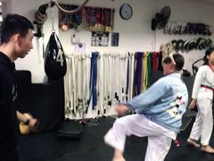 -金翼跆拳道巴西柔术拳击格斗学院