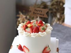 草莓简约款主题蛋糕-艾加柒克蛋糕茶歇甜品台(春熙路店)