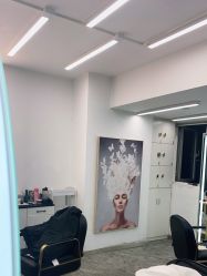 -MODEL'S HAIR