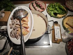 -尚尚仙·酸汤猪手·猪肚鸡火锅(华联万柳购物中心店)