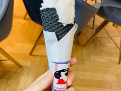 大白兔冰淇淋-麦丽丝红油辣椒冰淇淋(江家巷店)