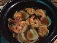 -Cuc Gach Quan Restaurant