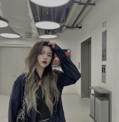 -AYO SALON