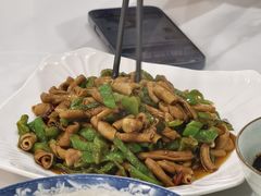 -余杨鸭鸭餐厅