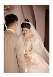 -上海本梦婚纱礼服