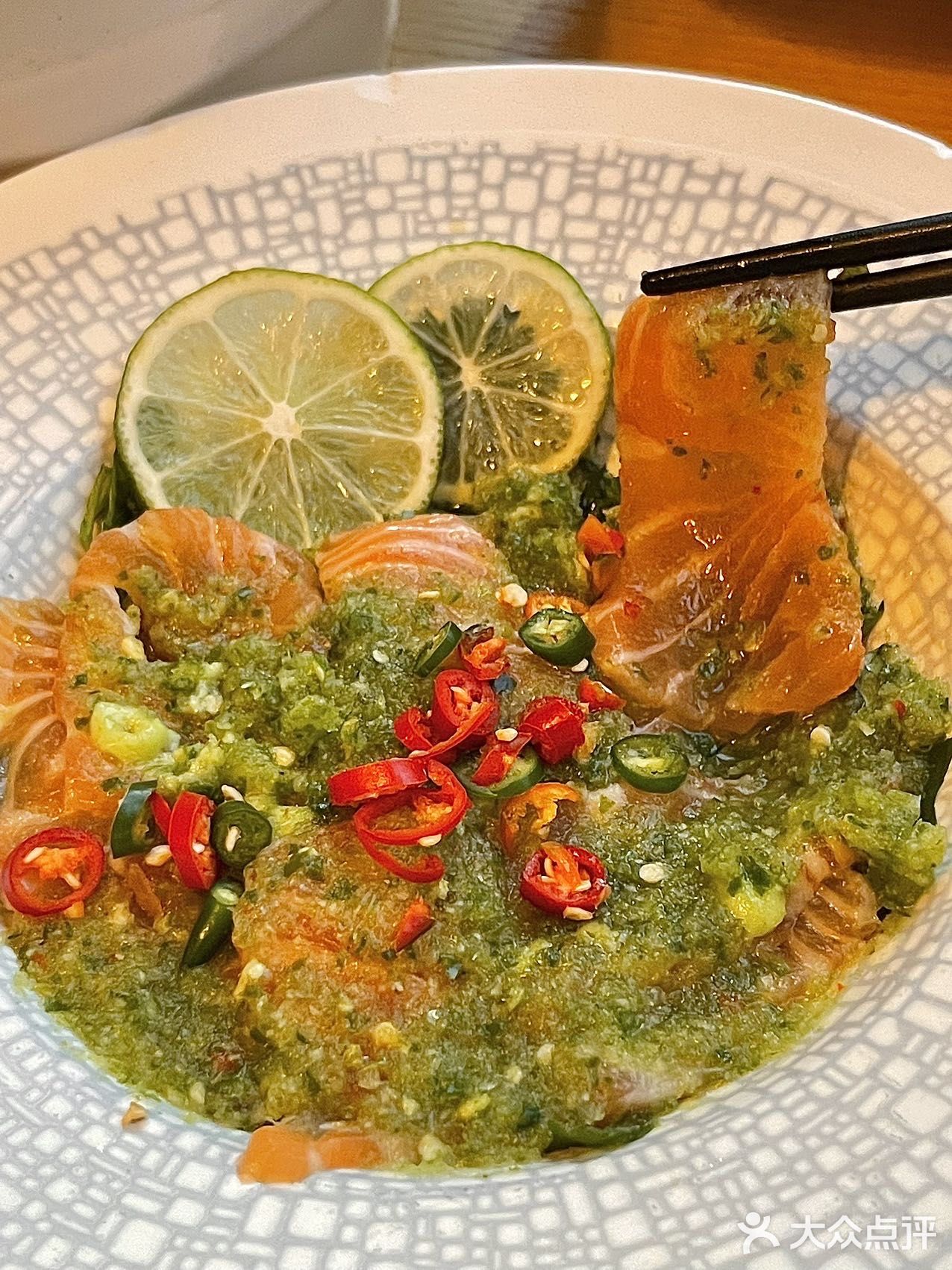 重庆这家泰餐排队也要吃，度假胜地