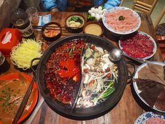 -周小明火锅(黑金冠社区店)