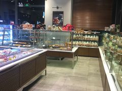 面包甜点陈列柜-巴黎贝甜(常德路店)