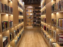 -漕河泾街道图书馆(漕河泾社区文化活动中心店)