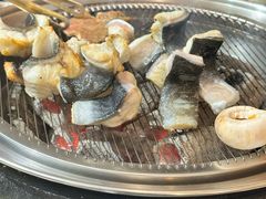 -围炉肉舍•炭烤活鳗•丹东海鲜烤肉(步行街店)