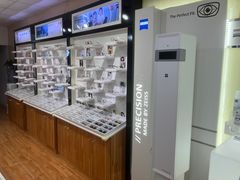 -MiRi眼镜·蔡司·星趣控·尼康控优点视觉合作店(南京东路店)