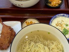 -百年老字号·观振兴蟹黄面·三虾面·苏式面(观前街富仁坊巷店)