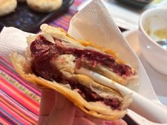 云南现烤鲜花饼-香巴拉云南餐厅(华莱坞店)