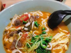 手切酸菜牛腱子面-陳八两面家(滨江天街店)