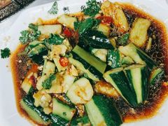 拍黄瓜-鲁员外地锅鸡地锅鱼(古墩路店)
