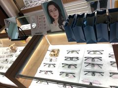 -视野联行眼镜·蔡司授权店(长白万象汇店)