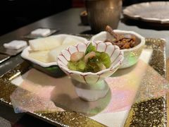 -铭牛烧肉·和牛海鲜自助(高新月牙湖店)