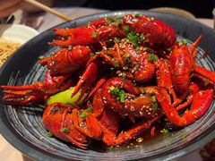 -肥肥虾庄·金牌油焖大虾(汉街SKP店)