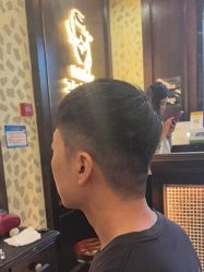 -东方先生国潮男士理发馆