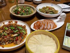 -钵家大院·地道湖北菜(江夏·大花岭店)