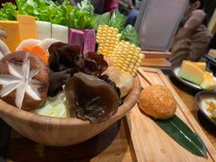 -湊湊火锅·茶憩(杭州湖滨银泰in77店)