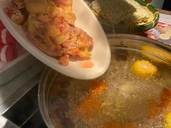 -尚尚仙·酸汤猪手·猪肚鸡火锅(华联万柳购物中心店)