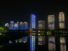 -万绿园