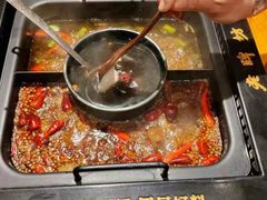 -老牌坊云南鱼豆花火锅(哈西万达店)