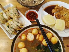 油豆腐粉丝汤-小姜锅贴(凤凰街店)