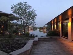 -上海怡沁园度假酒店