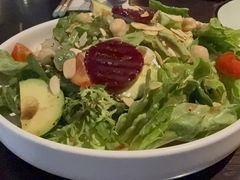 主厨牛油果花园沙拉-庐灶江南·江南菜·四合院Bistro(东直门雍和宫·原华侨宾馆店)