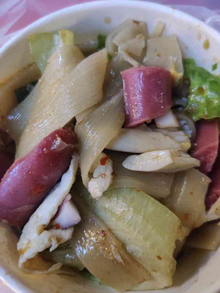 韩一烤冷面(南艺后街店)-"散步路过看到没忍住买了一份～店里空间不大