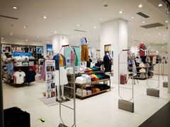 -优衣库(昆明七彩METOWN购物中心店)