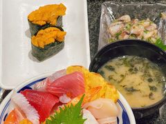 海胆军舰-沼津魚がし鮨(御殿場アウトレット店)
