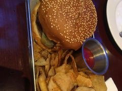 菠萝牛油果牛肉汉堡-bluefrog蓝蛙(水游城店)