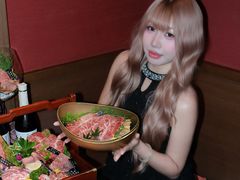 -山川小町·极番烧肉(新地假日广场店)
