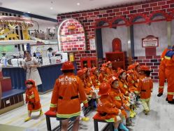 -奈尔宝家庭中心·亲子餐厅(鄞州万达店)