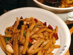 金牌土豆丝-吃饭皇帝大土家民族菜(正大广场店)