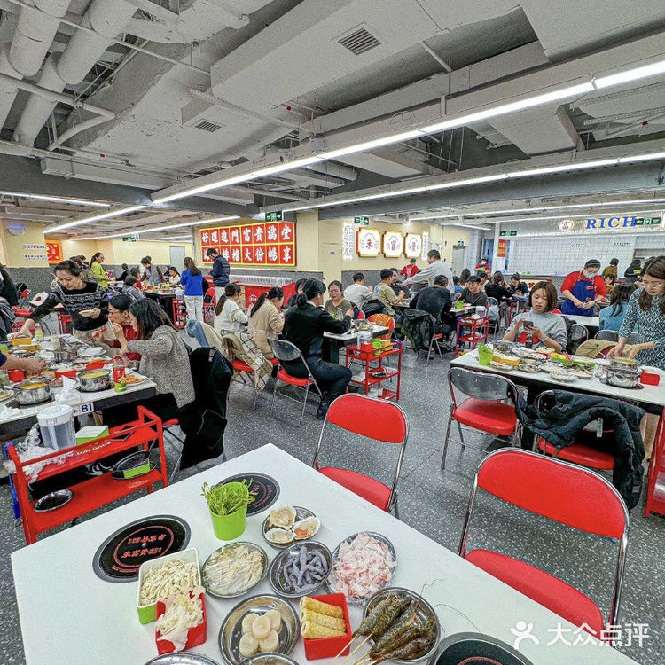 可算吃上朱富贵了！工作日人也是真的多