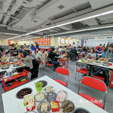 可算吃上朱富贵了!工作日人也是真的多