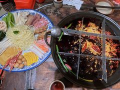 -周小明火锅(黑金冠社区店)