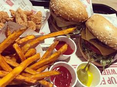 -The Habit Burger Grill 哈比特汉堡(复兴soho店)
